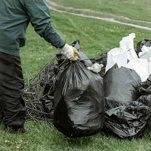 Junk removal services in Western Chicago suburbs